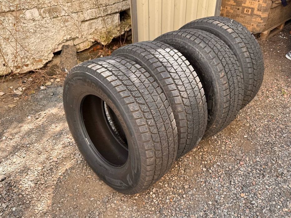 Шини Bridgestone Blizzak DM-V3 265/65 R17