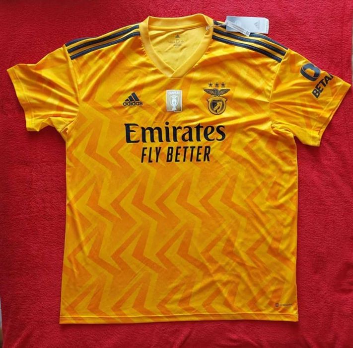 Vende-se Camisola SL. Benfica