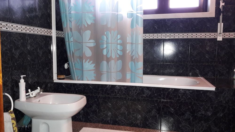 Alugo quarto em t3