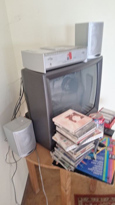 Televisão antiga para recuperar