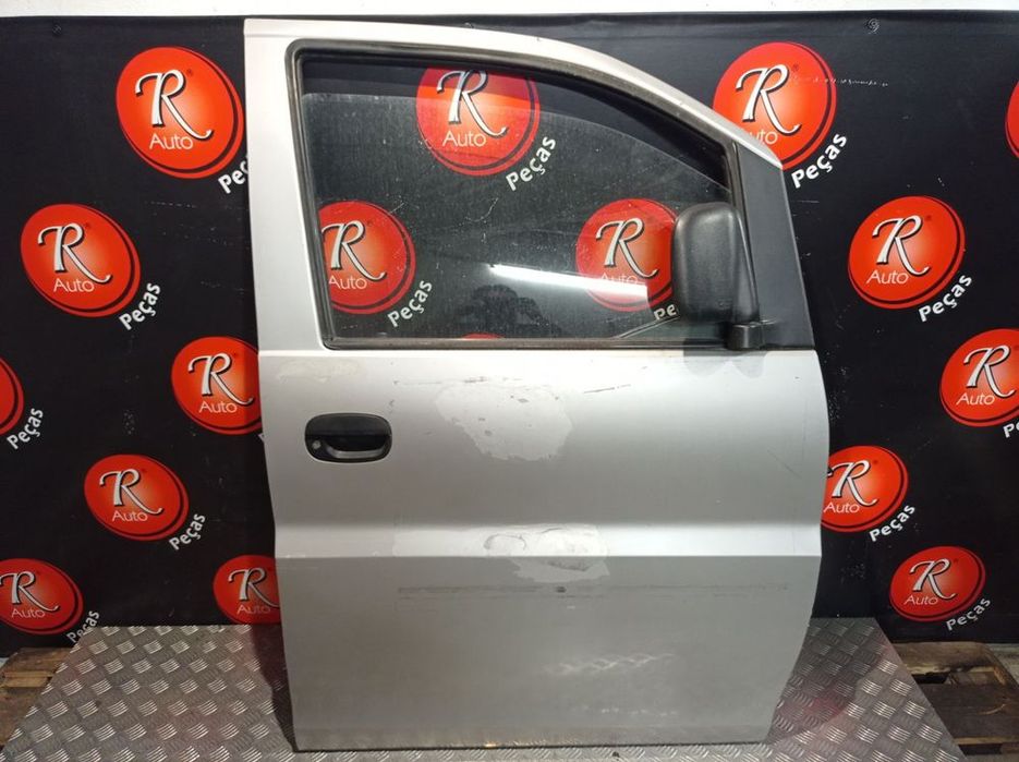 Porta Frente Dto Hyundai H-1 / Starex Veículo Multiuso (A1)