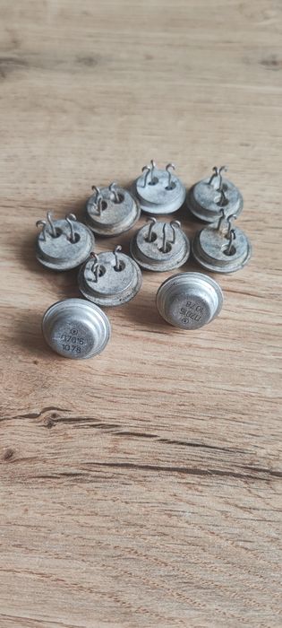 Транзистор КТ 807 Б ,П701 микр К140УД 1,2,5,7,8,9,11,12Бстабилитроны Д