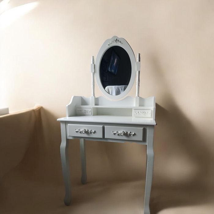 Toaletka biała zdobienia