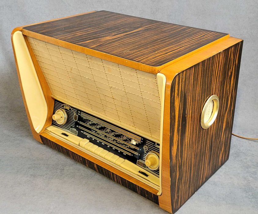 Radio lampowe Łotwa.