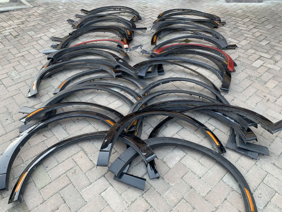 Ford Mustang Mach E накладка крила