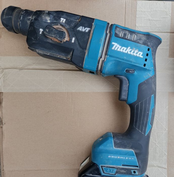 Młotowiertarka Makita DHR182  z ładowarką
