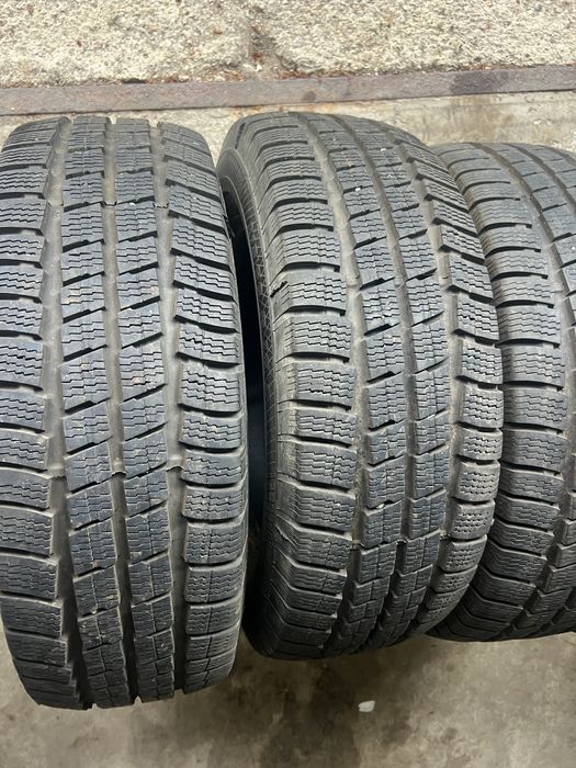 Продам резину  шини 215/65/16 С