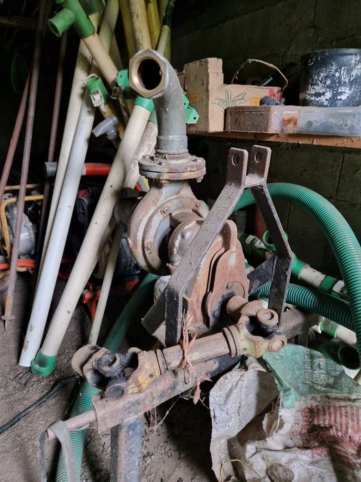 Bomba de rega para trator