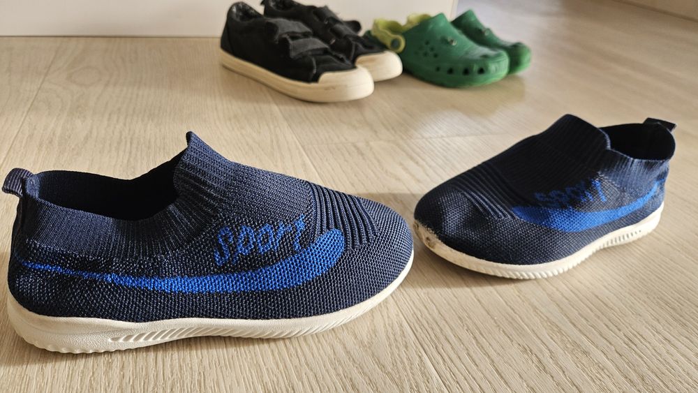 Buty 30,32,33 białe, czarne, tenisówki , pełne, kroksy , kapcie wysyłk