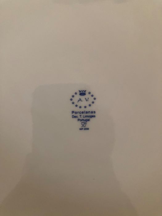 Conjunto de prato e talheres para bolos