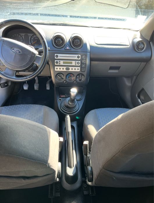 Ford fiesta 1.2 gasolina