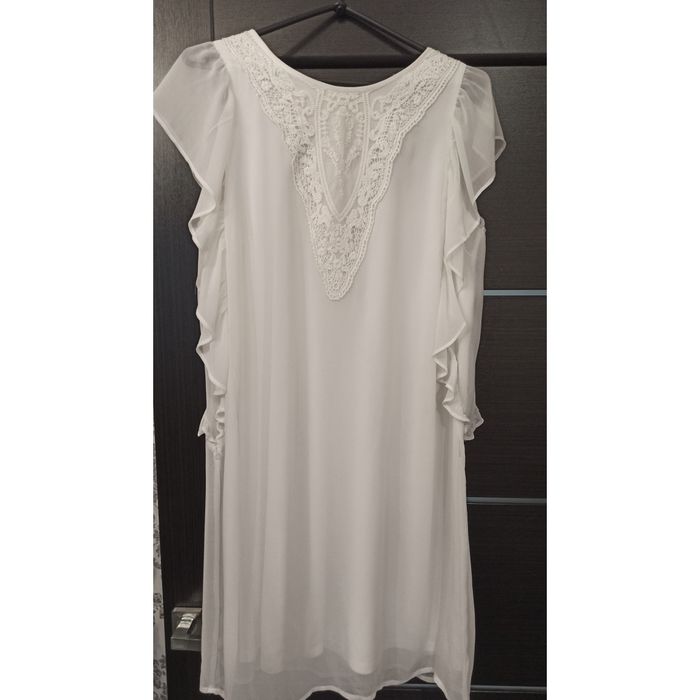 Біла вишита сукня випускний Іспанія фотосесія новий рік