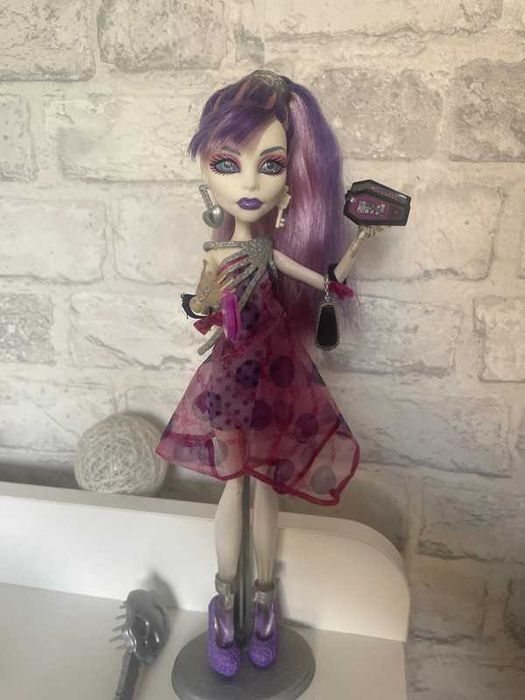 Lalka Monster High Spectra Vondergeist Showbiz