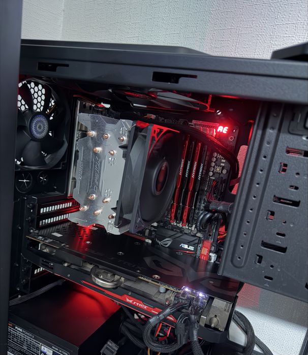 Игровой ПК / ROG red-black сборка / I7 | Maximus VI Gene / 32GB / R9 390 Strix