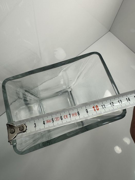 Jarra de vidro baixa