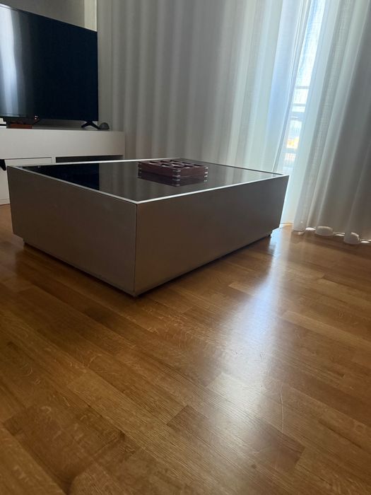 Mesa de sala espelhada