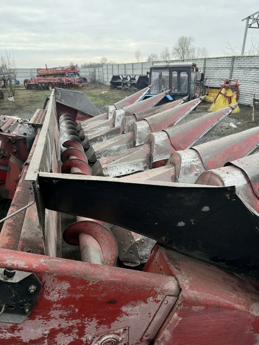 Жатка кукурудзяна 1083