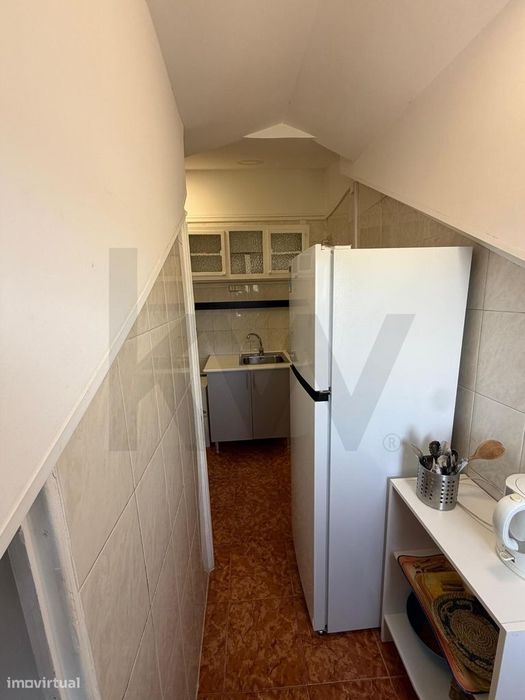 Apartamento T2 na Rua Maria Pia com vista para Monsanto