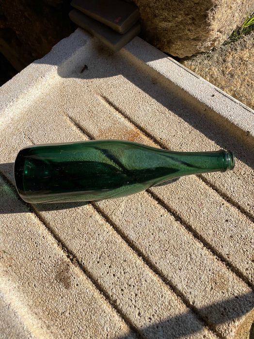 Pupitres e Garrafas para fazer Espumante