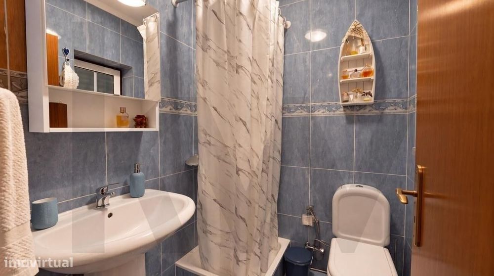 Moradia junto a Óbidos | 222 m2, garagem, sótão e excelente espaço ext