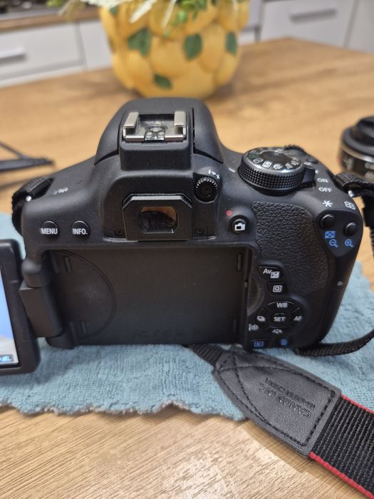 Aparat Canon 750D dwa obiektywy