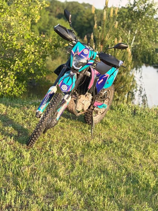 Подам мотоцикл Geon GNS 300