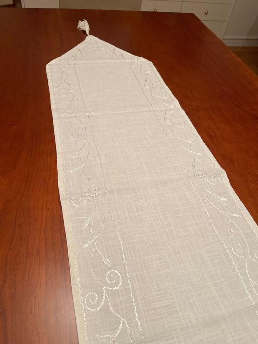 Naperon de sapateira em meio linho