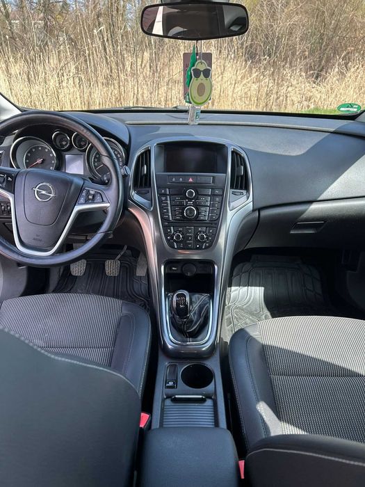 Opel Astra J wersja Cosmo