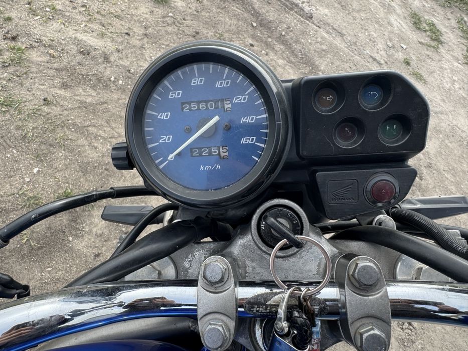 Хонда втр 250 1999р в ідеалі їде по gps177 весь обслужиний
