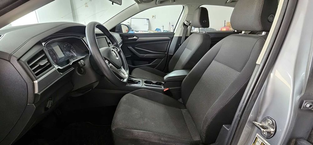 Volkswagen Jetta      2020