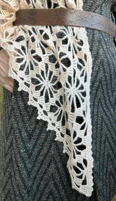 Szal w kolorze broskwiniowym