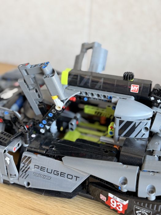 LEGO Technic 42156 Peugeot 9X8 Le Mans