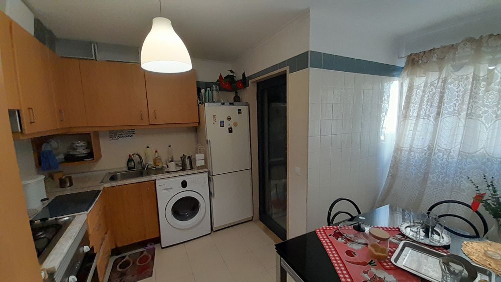 Quarto compartilhado  disponível 285€