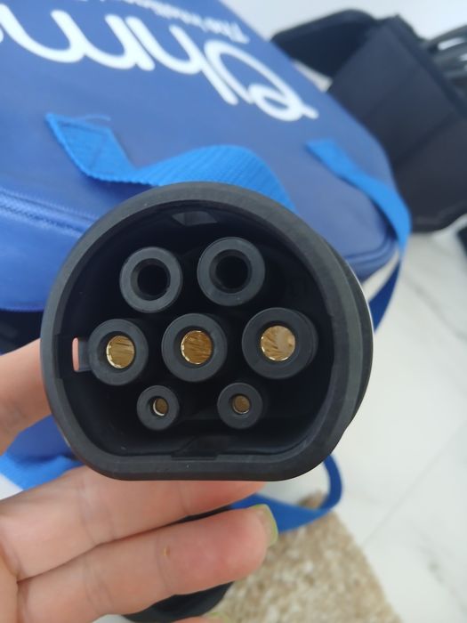 Зарядний пристрій до електрокара