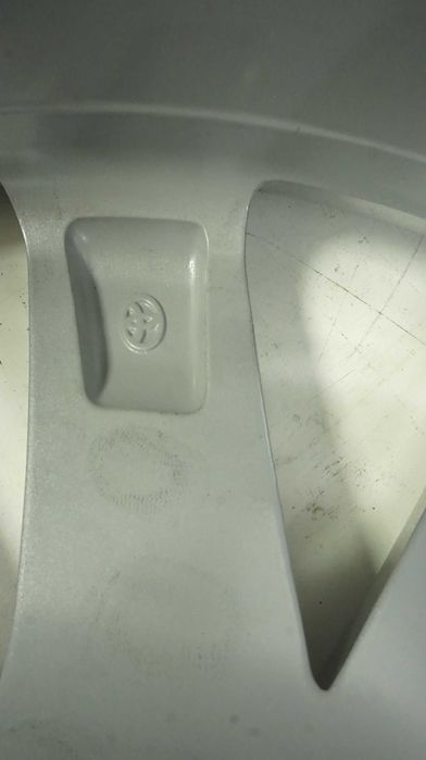 Felgi  17 Toyota RAV 4 CH R COROLLA AURIS AVENSIS YARIS 4 oryginał