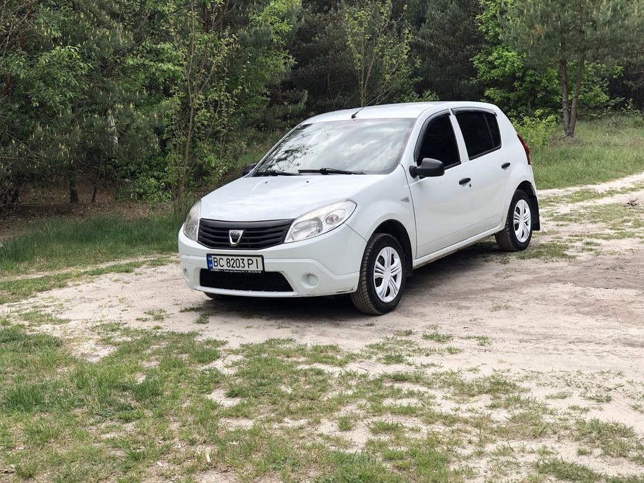 Продам Dacia Sandero 1.2 2011 рік