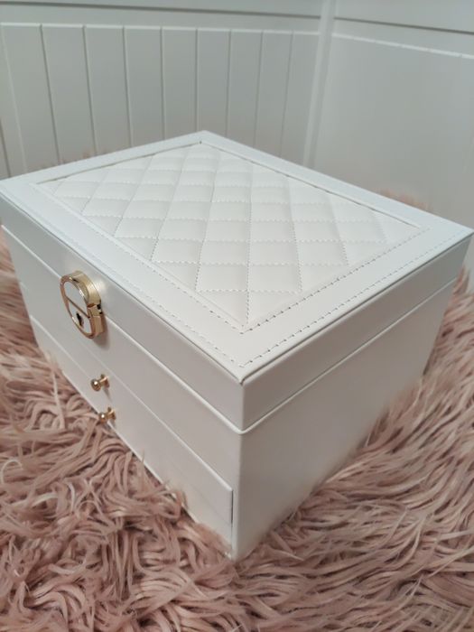 Szkatułka kuferek na biżuterię