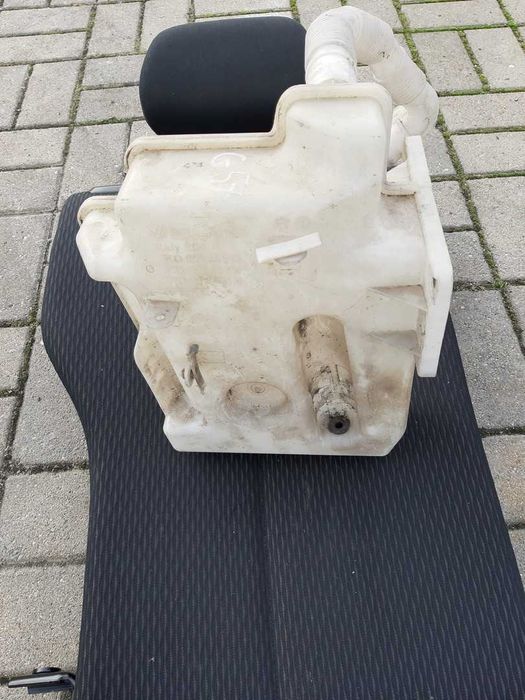 VW Golf V Plus zbiorniczek spryskiwaczy