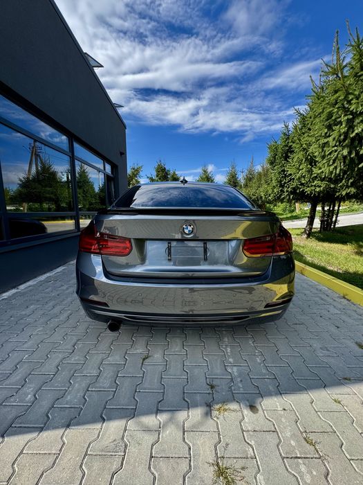BMW 320i F30 офіційне авто