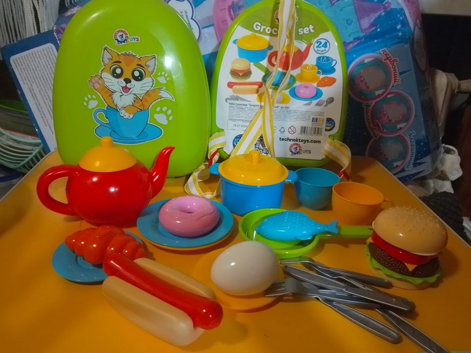 Дитяча посудка металева,пластикова в рюкзаке,м'які овочі
