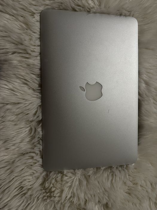 Продам MacBook Air 11