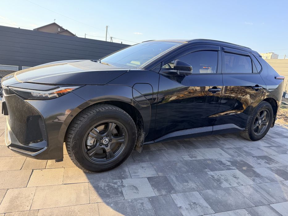Автомобіль Toyota Bz4x