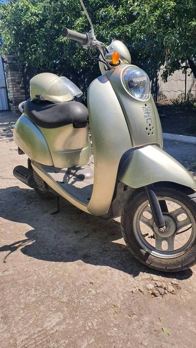 Скутер Yamaha 2001 года на номерах