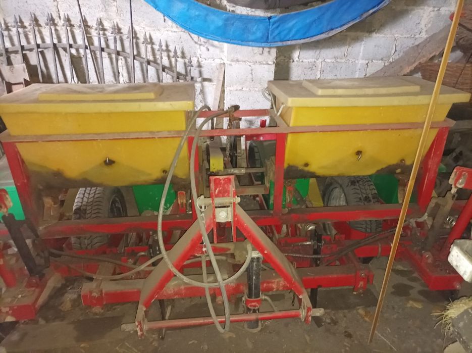 Sprzedam siewnik do kukurydzy