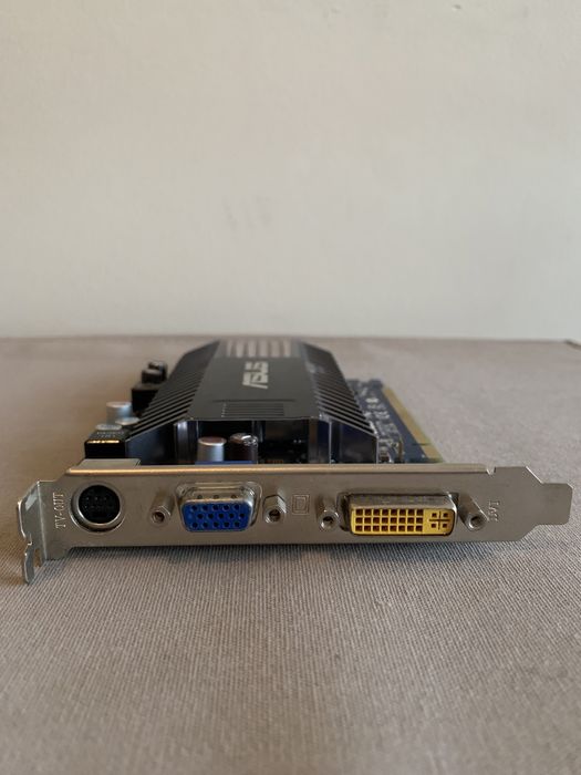 Placa gráfica ASUS GeForce FX 5200