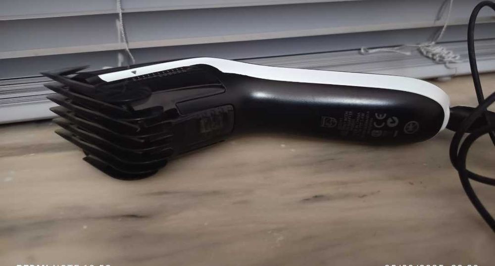 Máquina de Cortar Cabelo Philips – Elegante e Potente