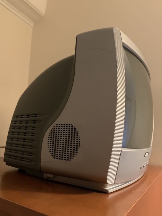 Tv Keymat com comando, tudo a funcionar