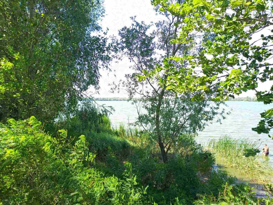 Продаж ділянки під забудову перша лінія від водойми на Троєщині без%