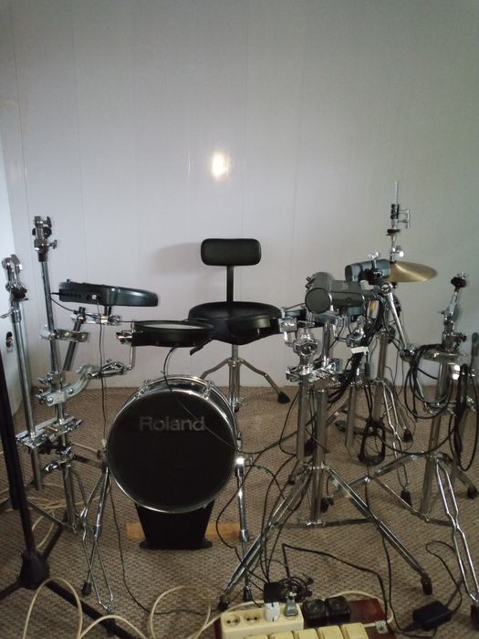 Барабанщик з музичною освітою