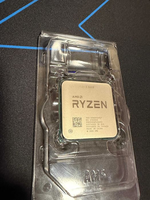 AMD RYZEN 5 - 5600 + Wraith Prism COOLER RGB